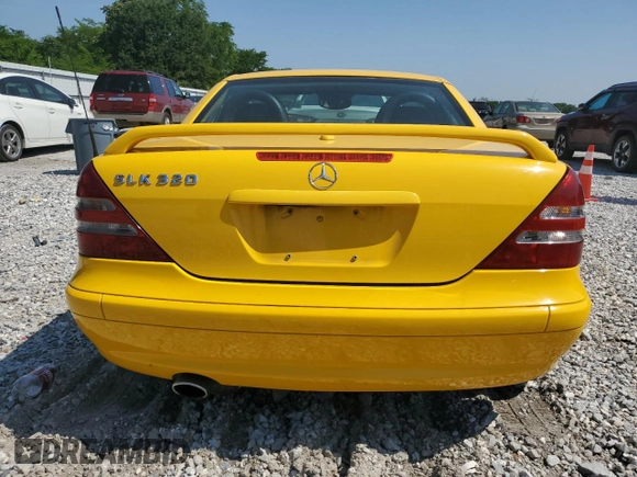 2001 Mercedes-Benz SLK 230/320 with VIN WDBKK65F61F191519, listed as a Copart auction lot 59205425 with 159,403 mi miles and Clean title. Bid and sale history available at DreamBid. Image 6.