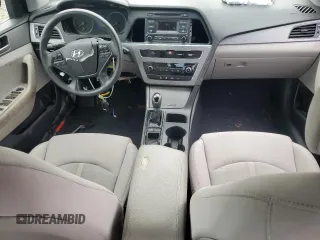2015 Hyundai Sonata SE z VIN 5NPE24AF9FH174865, wystawiony jako Copart lot #60498875 z przebiegiem 51 350 mil mil oraz Czysty tytuł • Clean title. Historia ofert i sprzedaży dostępna na DreamBid. Obrazek 8.