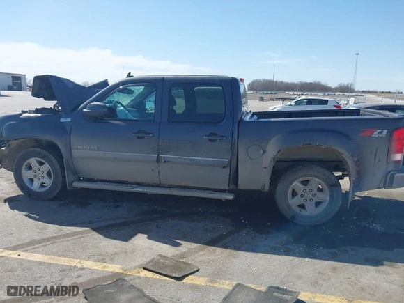 2011 GMC Sierra 1500 SLE with VIN 3GTP2VE32BG241405, listed as a IAAI auction lot 41812958 with 1 mi miles. Bid and sale history available at carsss.com. Image 14.