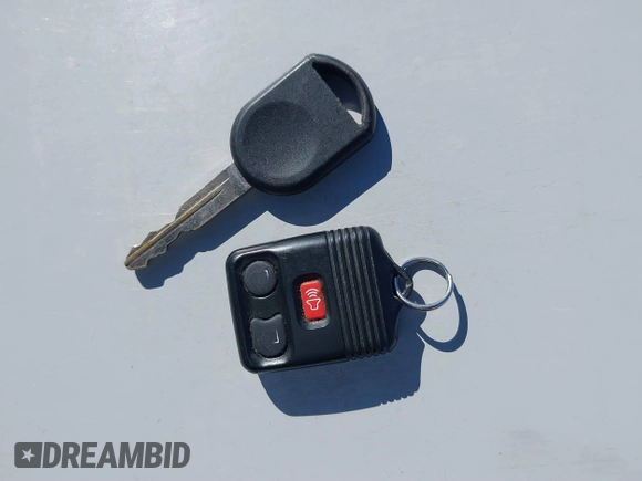 2005 Ford Escape Limited with VIN 1FMCU04155KE23314, listed as a IAAI auction lot 41685671 with 265,731 mi miles and . Bid and sale history available at DreamBid. Image 11.