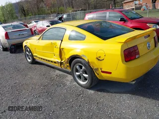 2006 Ford Mustang Standard with VIN 1ZVFT80N065243991, listed as a IAAI auction lot 41900624 with 149,041 mi miles. Bid and sale history available at carsss.com. Image 3.
