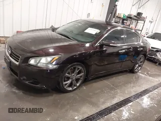 2014 Nissan Maxima SV z VIN 1N4AA5AP5EC910605, wystawiony jako IAAI lot #42082685 z przebiegiem 83 628 mil mil oraz . Historia ofert i sprzedaży dostępna na DreamBid. Obrazek 2.