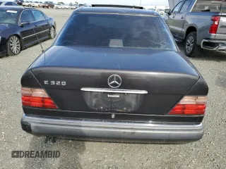 1995 Mercedes-Benz E Class with VIN WDBEA32E0SC180075, listed as a Copart auction lot 78734204 with 268,276 mi miles and Clean Title. Bid and sale history available at carsss.com. Image 6.