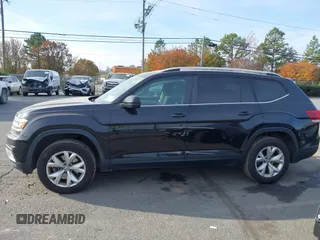 2018 Volkswagen Atlas Launch Edition с VIN 1V2HR2CA8JC500429, выставлен на аукционе IAAI как лот 40957780 с пробегом 69 353 миль миль и . История ставок и продаж доступна на DreamBid. Изображение 14.