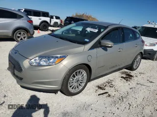 2015 Ford Focus Electric z VIN 1FADP3R4XFL293567, wystawiony jako Copart lot #81951594 z przebiegiem 54 993 mil mil oraz Tytuł czysty. Historia ofert i sprzedaży dostępna na DreamBid. Obrazek 1.