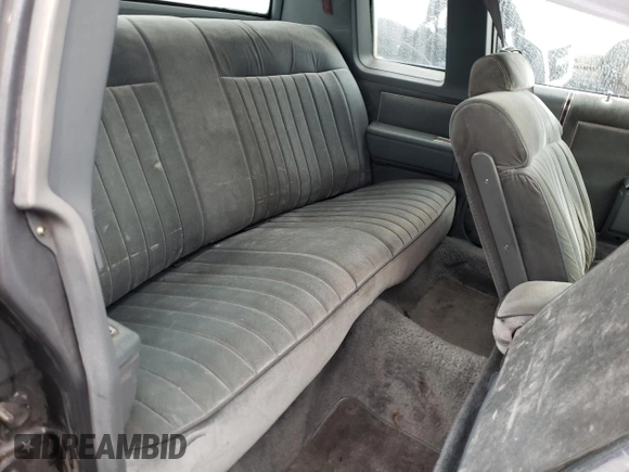 1985 Oldsmobile 88 z VIN 1G3BN37Y4FY310105, wystawiony jako Copart lot #81646554 z przebiegiem 102 029 mil mil oraz Czysty tytuł • Clean title. Historia ofert i sprzedaży dostępna na DreamBid. Obrazek 10.