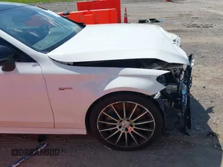 2018 Mercedes-Benz C 43 AMG z VIN WDDWJ6EB8JF755552, wystawiony jako IAAI lot #42112165 z przebiegiem 29 723 mil mil oraz . Historia ofert i sprzedaży dostępna na DreamBid. Obrazek 17.