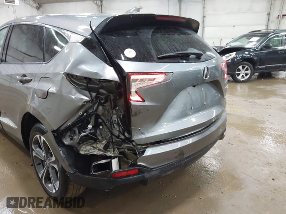 2024 Acura RDX Advance with VIN 5J8TC2H70RL032588, listed as a IAAI auction lot 42517589 with 9,517 mi miles and . Bid and sale history available at DreamBid. Image 6.