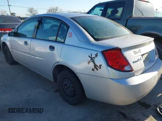 2005 Saturn ION ION 1 z VIN 1G8AF52F85Z159993, wystawiony jako IAAI lot #41814985 z przebiegiem 208 399 mil mil oraz . Historia ofert i sprzedaży dostępna na DreamBid. Obrazek 3.