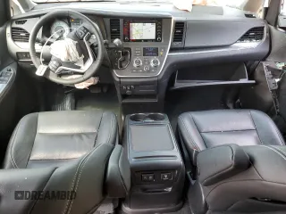 2020 Toyota Sienna SE with VIN 5TDXZ3DC8LS059454, listed as a Copart auction lot 51677934 with 31,414 mi miles and Salvage Title. Bid and sale history available at carsss.com. Image 8.