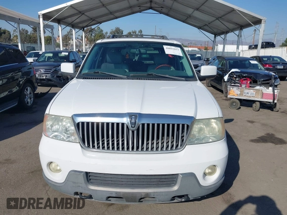 2004 Lincoln Navigator Luxury with VIN 5LMFU27R04LJ43817, listed as a IAAI auction lot 40891013 with 166,620 mi miles. Bid and sale history available at carsss.com. Image 12.