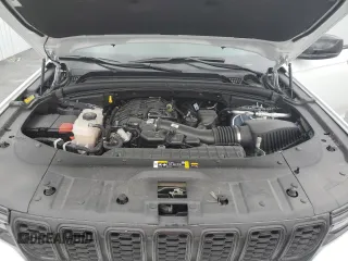 2024 Jeep Grand Cherokee Altitude with VIN 1C4RJGAG7R8546530, listed as a Copart auction lot 76833584 with 9,456 mi miles and Clean title. Bid and sale history available at DreamBid. Image 12.