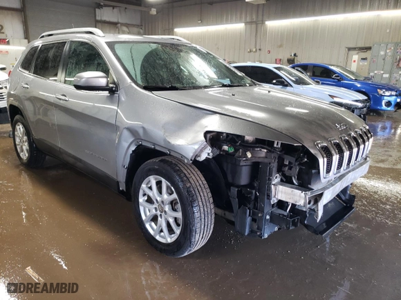 2015 Jeep Cherokee Latitude with VIN 1C4PJLCBXFW596783, listed as a Copart auction lot 48698245 with 122,797 mi miles and Salvage Title. Bid and sale history available at carsss.com. Image 4.