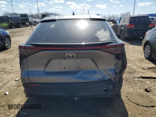 2024 Toyota bZ4X XLE z VIN JTMAAAAA8RA039330, wystawiony jako Copart lot #53122265 z przebiegiem 30 866 mil mil oraz Czysty tytuł • Clean title. Historia ofert i sprzedaży dostępna na DreamBid. Obrazek 6.