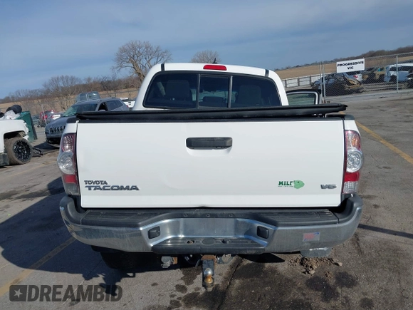 2015 Toyota Tacoma with VIN 3TMLU4EN8FM184297, listed as a IAAI auction lot 41759278 with 116,158 mi miles and . Bid and sale history available at DreamBid. Image 16.