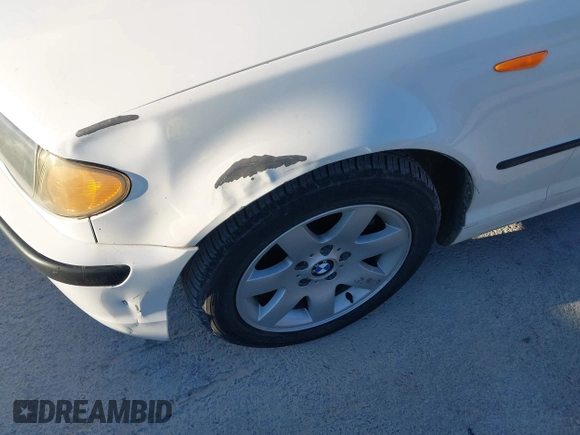 2003 BMW 3 Series 325i with VIN WBAEV33423KL60481, listed as a IAAI auction lot 42073715 with 177,763 mi miles and . Bid and sale history available at carsss.com. Image 6.