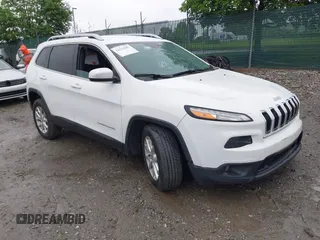 2016 Jeep Cherokee Altitude with VIN 1C4PJMCB8GW372242, listed as a IAAI auction lot 42214287 with 87,597 mi miles and . Bid and sale history available at DreamBid. Image 1.