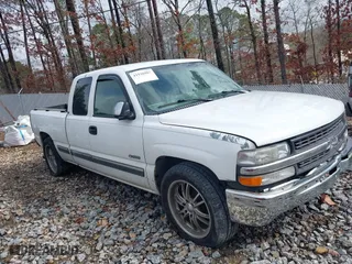 1999 Chevrolet Silverado 1500 LS with VIN 2GCEC19T9X1256894, listed as a IAAI auction lot 41526987 with 393,052 mi miles. Bid and sale history available at carsss.com. Image 1.