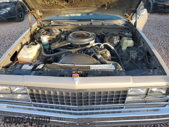1983 Chevrolet El Camino z VIN 1GCCW80H1DR150636, wystawiony jako Copart lot #85873984 z przebiegiem 56 394 mil mil oraz Czysty tytuł • Clean title. Historia ofert i sprzedaży dostępna na DreamBid. Obrazek 11.