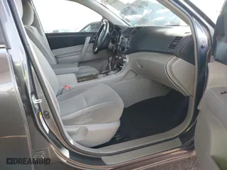 2013 Toyota Highlander with VIN 5TDZK3EH0DS134334, listed as a IAAI auction lot 41816783 with 197,707 mi miles. Bid and sale history available at carsss.com. Image 5.