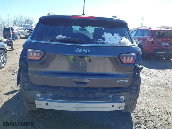 2018 Jeep Compass Latitude with VIN 3C4NJCBB5JT461492, listed as a IAAI auction lot 41833562 with 89,246 mi miles. Bid and sale history available at carsss.com. Image 6.