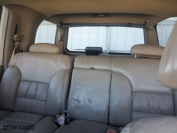 1998 Chevrolet Tahoe with VIN 1GNEK13R1WJ337920, listed as a Copart auction lot 87157844 with 207,952 mi miles and Clean Title. Bid and sale history available at carsss.com. Image 10.