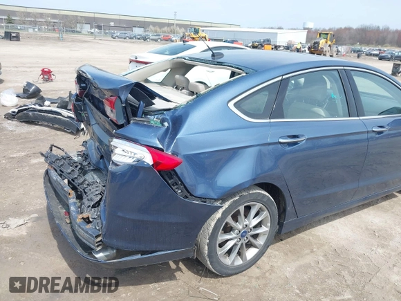 2018 Ford Fusion Energi SE with VIN 3FA6P0PU0JR196091, listed as a IAAI auction lot 42017867 with 70,284 mi miles. Bid and sale history available at carsss.com. Image 6.