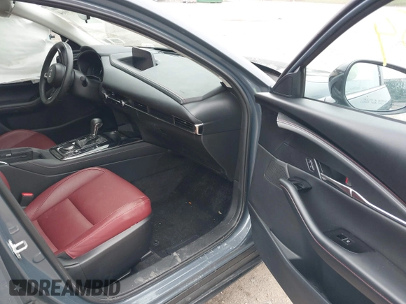 2024 Mazda CX-30 S Preferred with VIN 3MVDMBCM2RM618042, listed as a IAAI auction lot 41929064 with 15,106 mi miles and . Bid and sale history available at DreamBid. Image 5.