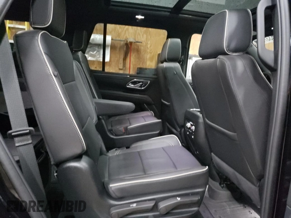 2024 GMC Yukon SLT with VIN 1GKS2BKDXRR331079, listed as a Copart auction lot 79533764 with 8,233 mi miles and Clean Title. Bid and sale history available at carsss.com. Image 11.