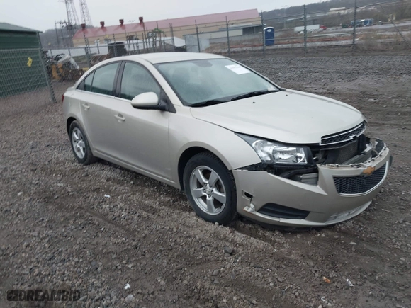 2014 Chevrolet Cruze 1LT with VIN 1G1PC5SB4E7471450, listed as a IAAI auction lot 41947965 with 99,352 mi miles. Bid and sale history available at carsss.com. Image 1.