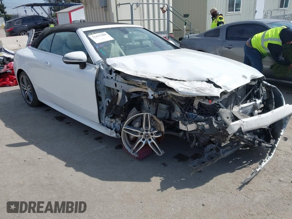 2019 Mercedes-Benz E-Class E 450 with VIN WDD1K6HB6KF082992, listed as a IAAI auction lot 32447280 with 0 mi miles. Bid and sale history available at carsss.com. Image 1.
