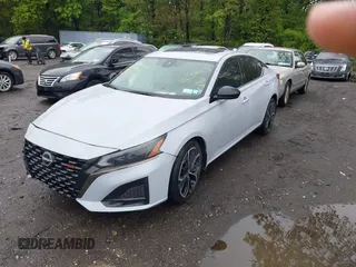 2024 Nissan Altima SR z VIN 1N4BL4CW2RN394338, wystawiony jako IAAI lot #42186664 z przebiegiem 14 662 mil mil oraz . Historia ofert i sprzedaży dostępna na DreamBid. Obrazek 2.