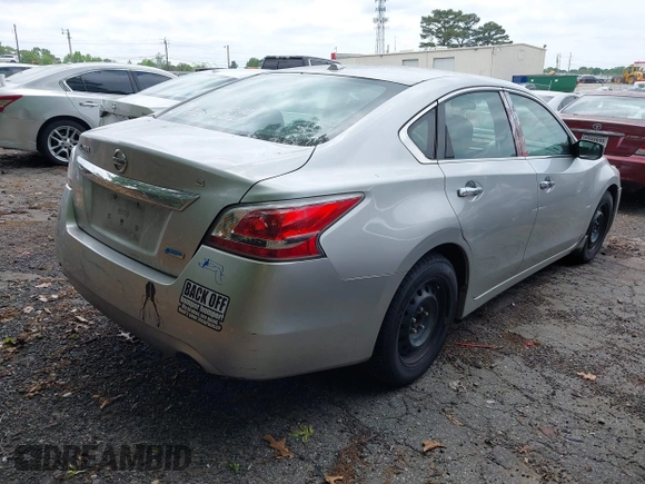 2014 Nissan Altima SV with VIN 1N4AL3AP5EC326056, listed as a IAAI auction lot 42143855 with 272,178 mi miles and . Bid and sale history available at carsss.com. Image 4.