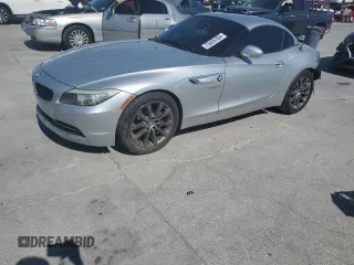 2011 BMW Z4 sDrive30i with VIN WBALM5C59BE379511, listed as a Copart auction lot 73425184 with 70,981 mi miles and Salvage Title. Bid and sale history available at carsss.com. Image 1.