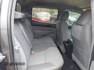 2013 Toyota Tacoma z VIN 5TFLU4EN2DX082131, wystawiony jako IAAI lot #41912420 z przebiegiem 195 334 mil mil oraz . Historia ofert i sprzedaży dostępna na DreamBid. Obrazek 8.