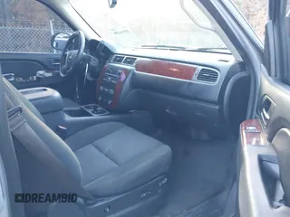 2014 Chevrolet Tahoe LS z VIN 1GNSKAE04ER122811, wystawiony jako IAAI lot #40936688 z przebiegiem 217 197 mil mil oraz . Historia ofert i sprzedaży dostępna na DreamBid. Obrazek 5.