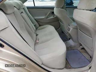 2010 Toyota Camry z VIN 4T1BF3EK4AU112728, wystawiony jako Copart lot #54740835 z przebiegiem 133 340 mil mil oraz Szkoda całkowita • Salvage title. Historia ofert i sprzedaży dostępna na DreamBid. Obrazek 10.
