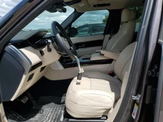 2024 Land Rover Range Rover SE with VIN SALKP9FUXRA203643, listed as a Copart auction lot 59896815 with 39,806 mi miles and Salvage title. Bid and sale history available at DreamBid. Image 7.
