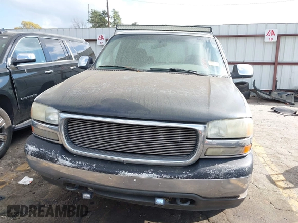 2000 GMC New Sierra 1500 SL with VIN 2GTEC19V9Y1258289, listed as a IAAI auction lot 41946938 with 484,330 mi miles. Bid and sale history available at carsss.com. Image 12.