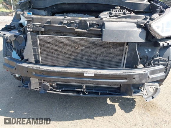 2014 Hyundai Santa Fe with VIN 5XYZUDLB9EG187420, listed as a IAAI auction lot 42369989 with 181,713 mi miles and . Bid and sale history available at DreamBid. Image 18.
