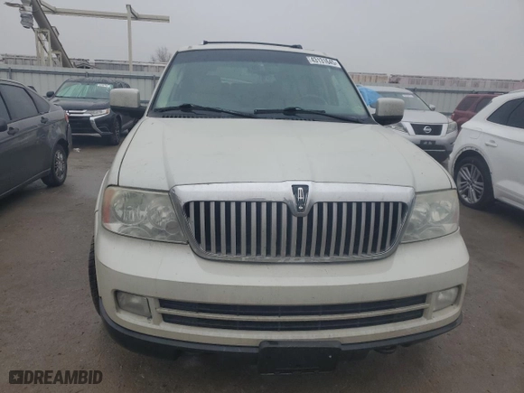 2005 Lincoln Navigator Luxury with VIN 5LMFU28505LJ06747, listed as a Copart auction lot 43131645 with 218,140 mi miles and Salvage Title. Bid and sale history available at carsss.com. Image 5.