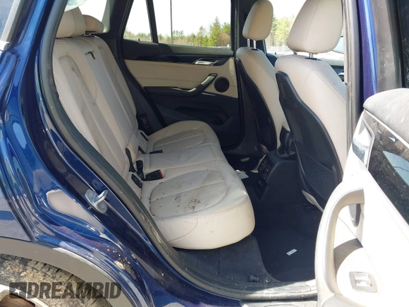 2017 BMW X1 xDrive28i with VIN WBXHT3C39H5F71525, listed as a IAAI auction lot 42050272 with 118,875 mi miles. Bid and sale history available at carsss.com. Image 8.
