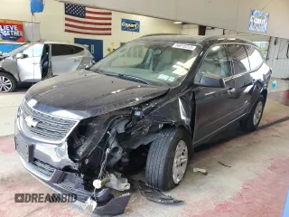 2015 Chevrolet Traverse LS z VIN 1GNKVFED7FJ372244, wystawiony jako Copart lot #56915315 z przebiegiem 78 677 mil mil oraz Szkoda całkowita • Salvage title. Historia ofert i sprzedaży dostępna na DreamBid. Obrazek 1.
