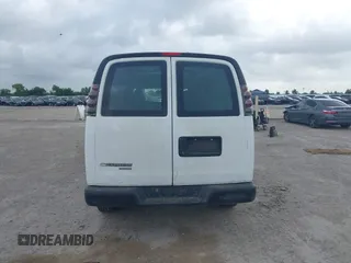 2016 Chevrolet Express Cargo z VIN 1GCWGBFF2G1138592, wystawiony jako IAAI lot #42500515 z przebiegiem Nie podano mil oraz . Historia ofert i sprzedaży dostępna na DreamBid. Obrazek 16.