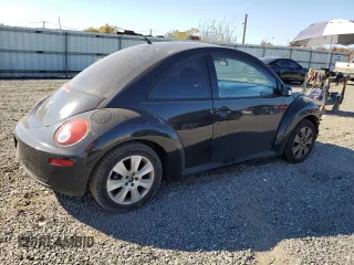 2008 Volkswagen New Beetle Coupe S with VIN 3VWPW31C78M509757, listed as a Copart auction lot 76988894 with 154,574 mi miles and Salvage Title. Bid and sale history available at carsss.com. Image 3.