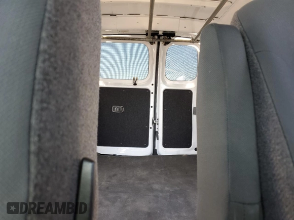 2018 Nissan NV200 SV z VIN 3N6CM0KN0JK704636, wystawiony jako Copart lot #46660035 z przebiegiem 49 707 mil mil oraz Szkoda całkowita • Salvage title. Historia ofert i sprzedaży dostępna na DreamBid. Obrazek 10.