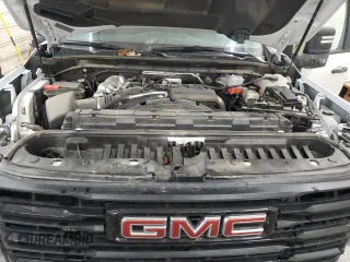 2024 GMC Sierra 3500HD Pro z VIN 1GT49SEY2RF404428, wystawiony jako Copart lot #42213915 z przebiegiem 37 243 mil mil oraz Szkoda całkowita • Salvage title. Historia ofert i sprzedaży dostępna na DreamBid. Obrazek 11.