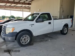 2010 Ford F-150 XL z VIN 1FTMF1CW2AKA46442, wystawiony jako Copart lot #61101535 z przebiegiem 85 411 mil mil oraz Czysty tytuł • Clean title. Historia ofert i sprzedaży dostępna na DreamBid. Obrazek 1.