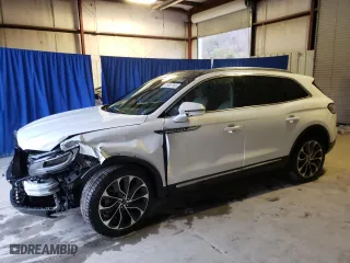2021 Lincoln Nautilus Reserve with VIN 2LMPJ8K92MBL11679, listed as a Copart auction lot 81902783 with 31,463 mi miles. Bid and sale history available at carsss.com. Image 1.