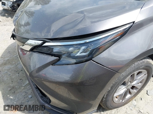 2024 Toyota Sienna LE with VIN 5TDKRKEC5RS202419, listed as a IAAI auction lot 41876213 with 14,986 mi miles. Bid and sale history available at carsss.com. Image 18.